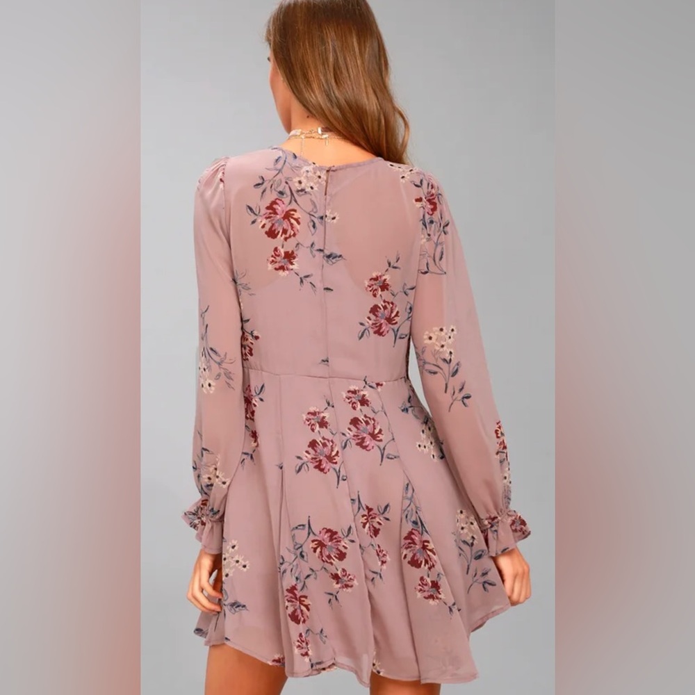 ASTR the Label | Heather Mauve Floral Print Long Sleeve Dress - Picture 4 of 11